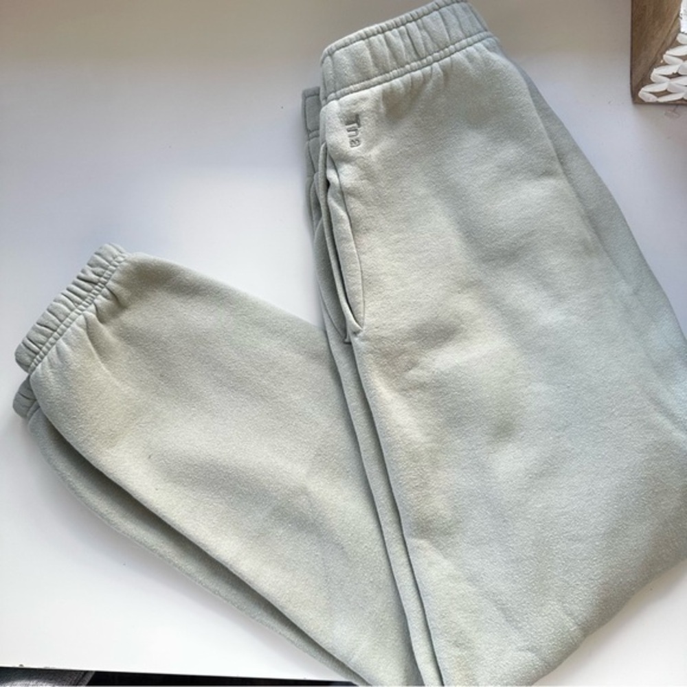 TNA Cozy AF Fleece Boyfriend Sweatpants – Light Grey, XS (oversized)